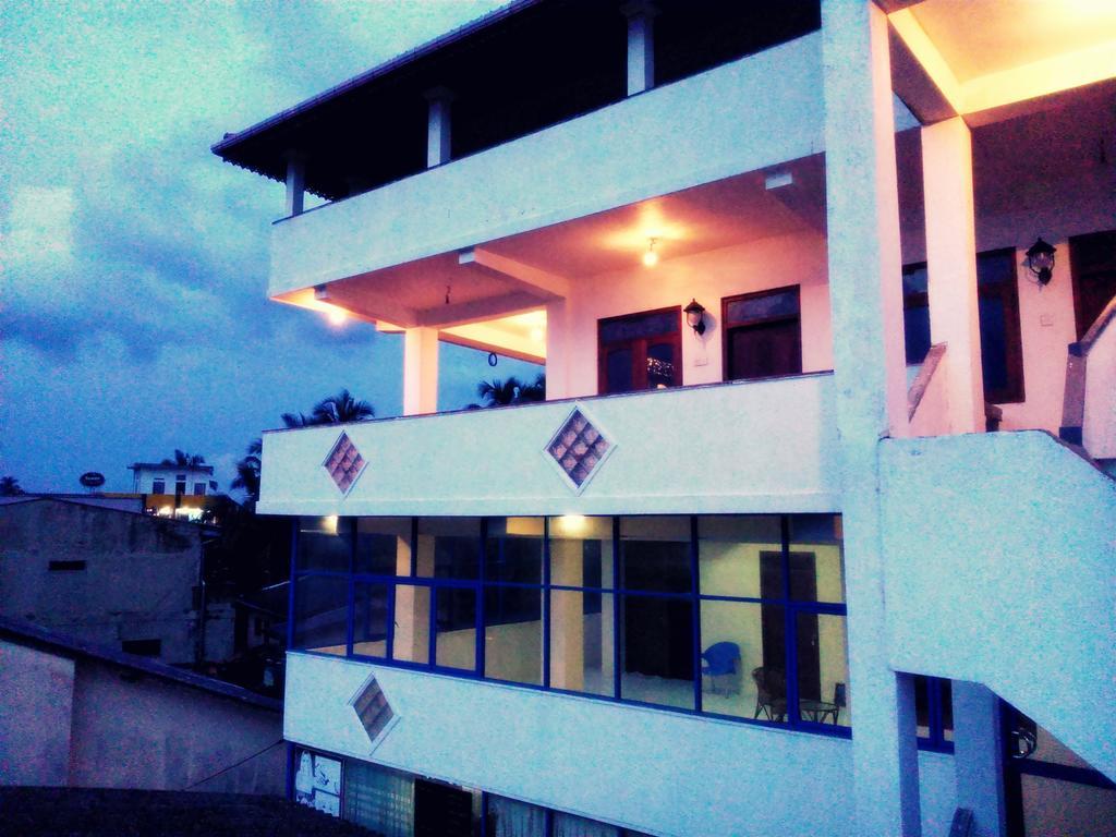 Randhila Beach View Hotel Hikkaduwa Exterior foto