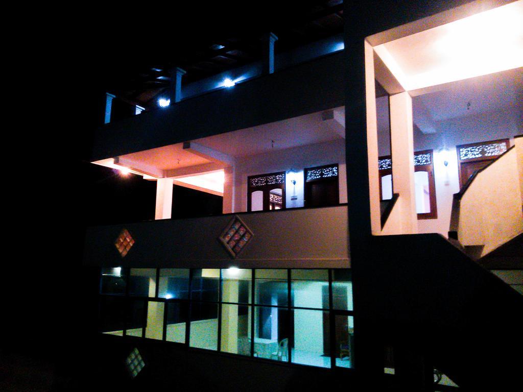 Randhila Beach View Hotel Hikkaduwa Exterior foto